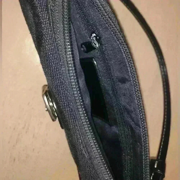 Small wristlet - Picture 5 of 8